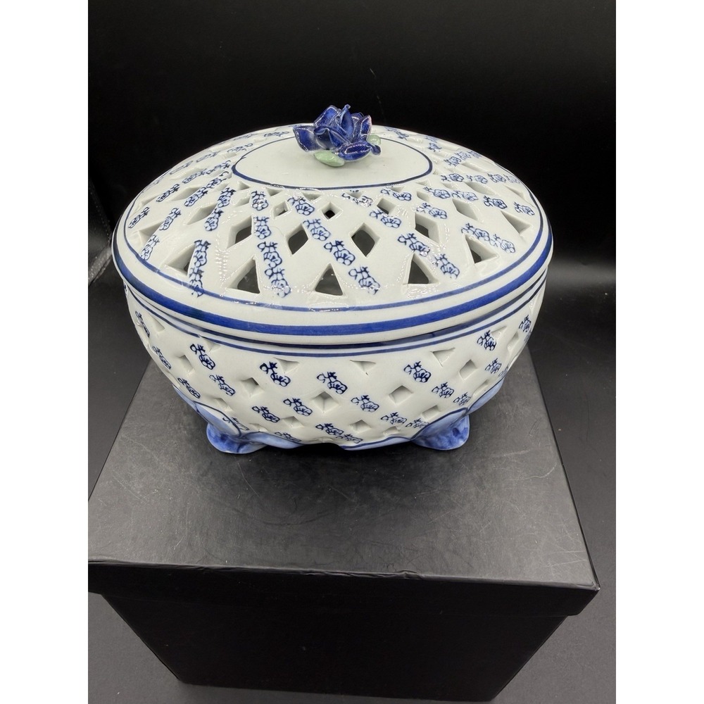🌸🏡 Home & Garden Reticulated Porcelain Potpourri Bowl / Covered Trinket/Chip